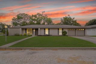 1601 5th Street, Palacios, TX 77465