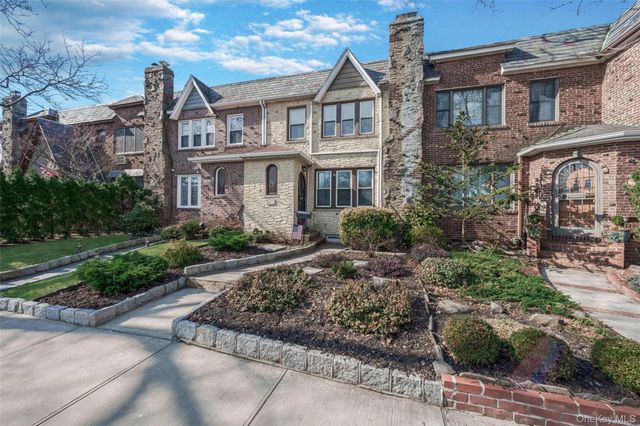 64-72 84th Place, Middle Village, NY 11379