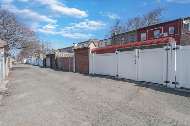 64-72 84th Place, Middle Village, NY 11379