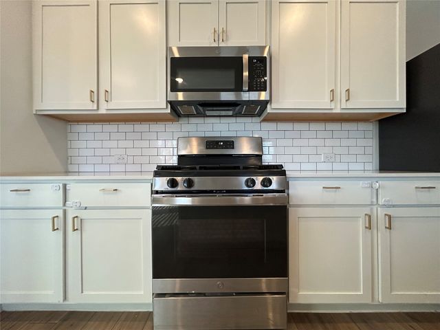 208 Post Oak Street, Azle, TX 76020