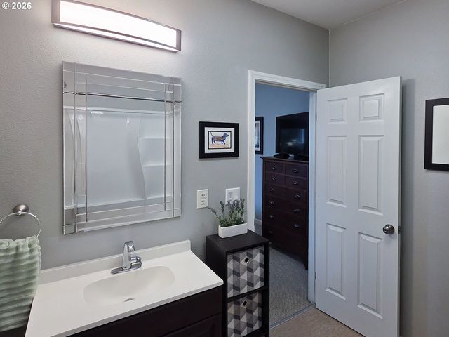 1214 N CLARK St, Cornelius, OR 97113