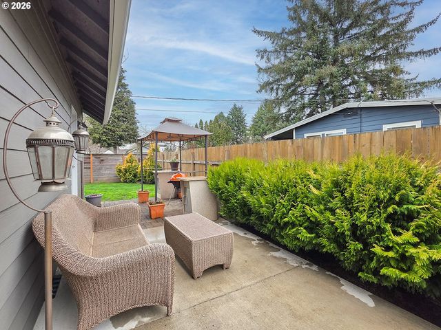 1214 N CLARK St, Cornelius, OR 97113