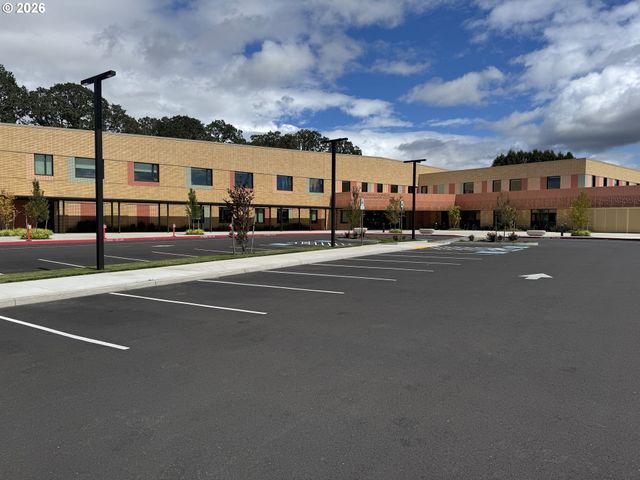 1214 N CLARK St, Cornelius, OR 97113