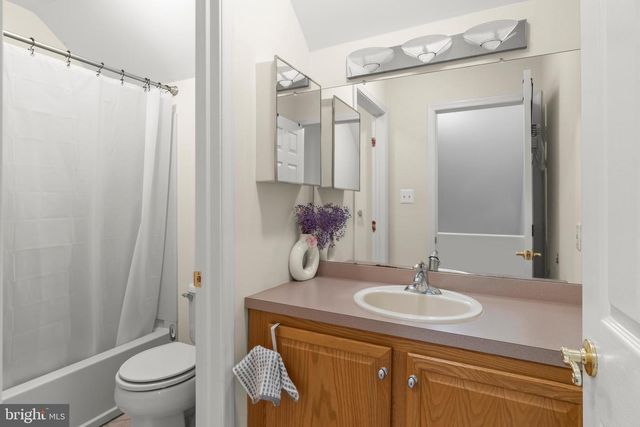 168 FAIRFAX DR, Cinnaminson, NJ 08077