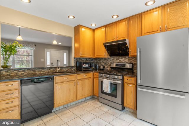 168 FAIRFAX DR, Cinnaminson, NJ 08077