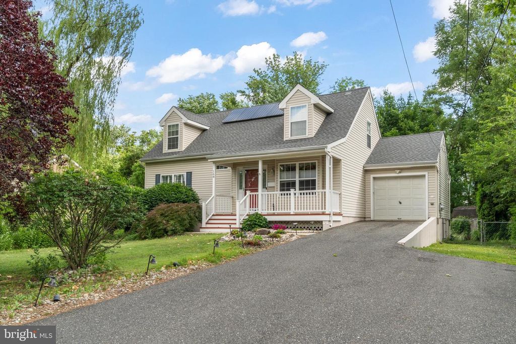 168 FAIRFAX DR, Cinnaminson, NJ 08077