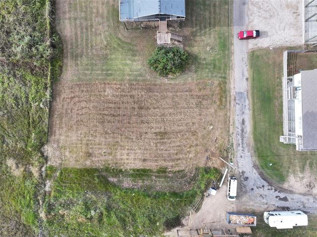 831 Main Street, Crystal Beach, TX 77650