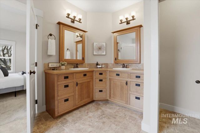 24331 Cowboy Lane, Middleton, ID 83644