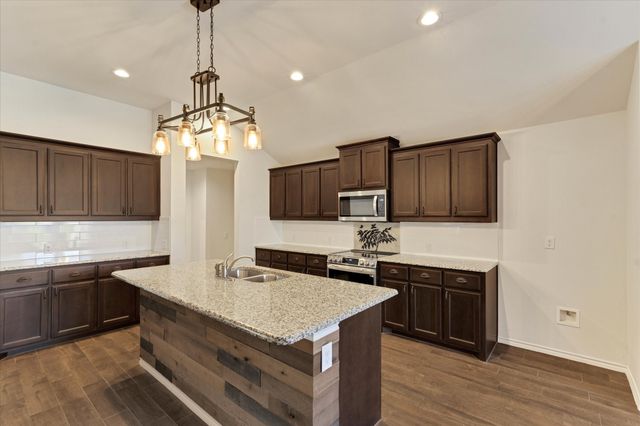 224 Cattlemans Trail, Saginaw, TX 76131