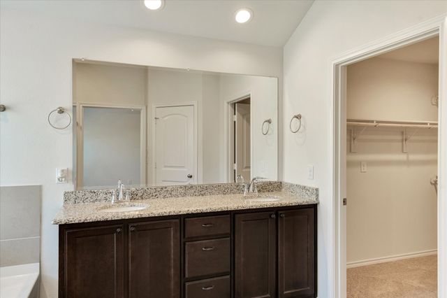 224 Cattlemans Trail, Saginaw, TX 76131