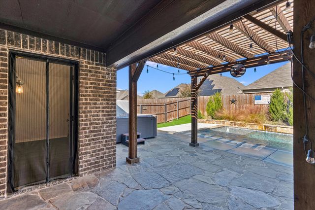 224 Cattlemans Trail, Saginaw, TX 76131