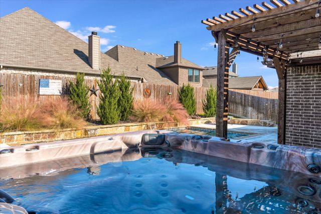 224 Cattlemans Trail, Saginaw, TX 76131