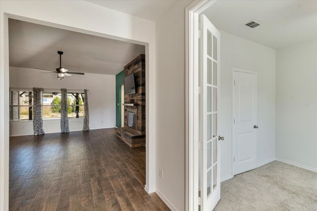 224 Cattlemans Trail, Saginaw, TX 76131