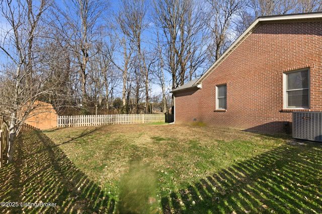 3015 Twilight Ave, Shelbyville, KY 40065