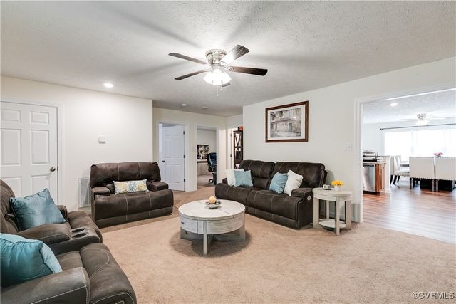 4721 Red Coach Ln, Sandston, VA 23150