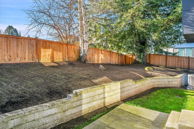 1113 N 39th Court, Renton, WA 98056
