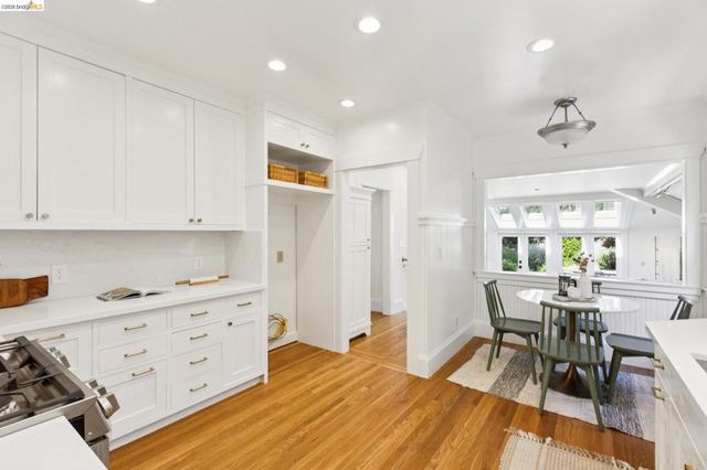 5633 Oak Grove Ave, Oakland, CA 94618