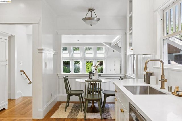 5633 Oak Grove Ave, Oakland, CA 94618