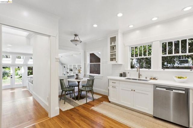 5633 Oak Grove Ave, Oakland, CA 94618