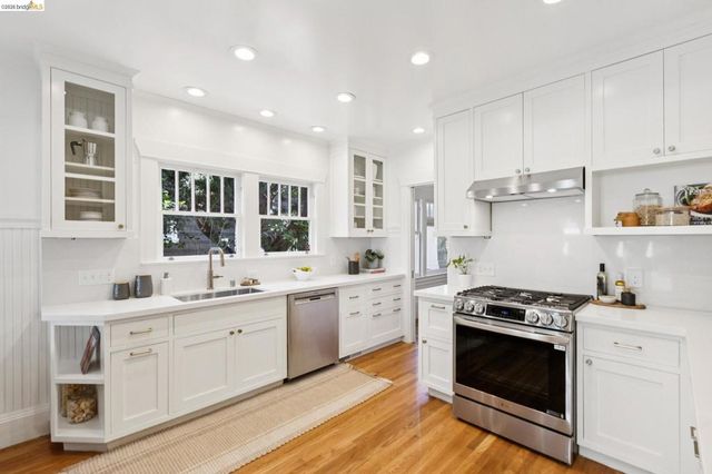 5633 Oak Grove Ave, Oakland, CA 94618