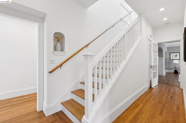 5633 Oak Grove Ave, Oakland, CA 94618