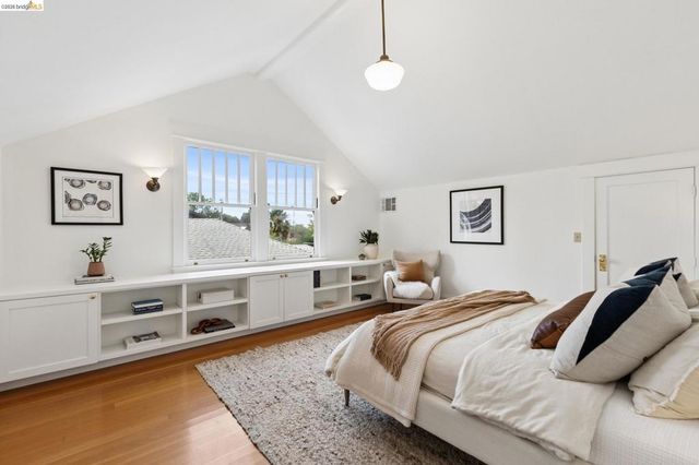 5633 Oak Grove Ave, Oakland, CA 94618