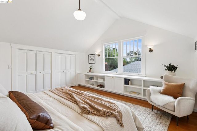 5633 Oak Grove Ave, Oakland, CA 94618