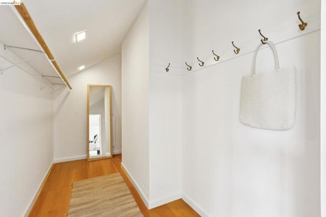 5633 Oak Grove Ave, Oakland, CA 94618