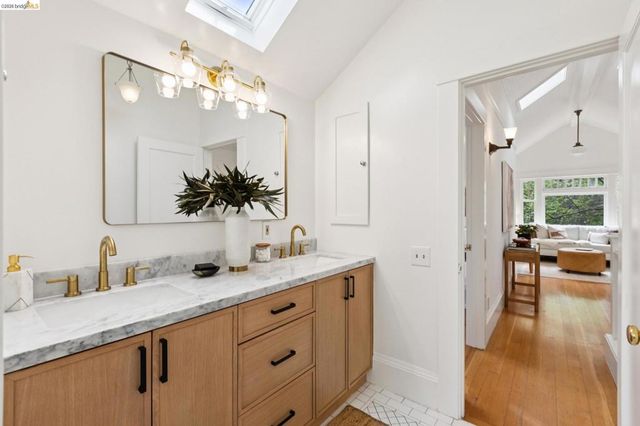 5633 Oak Grove Ave, Oakland, CA 94618