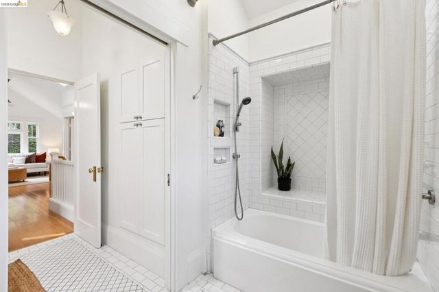 5633 Oak Grove Ave, Oakland, CA 94618