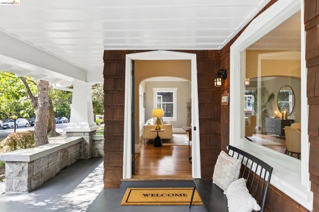 5633 Oak Grove Ave, Oakland, CA 94618