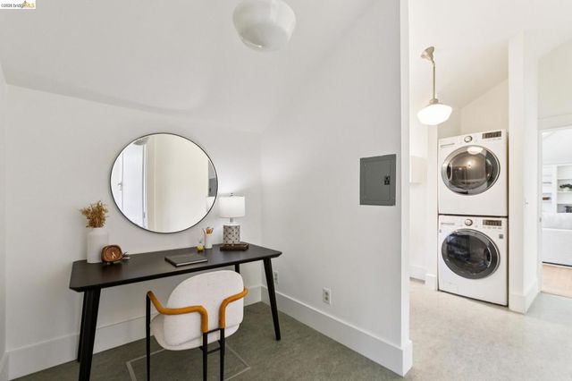 5633 Oak Grove Ave, Oakland, CA 94618