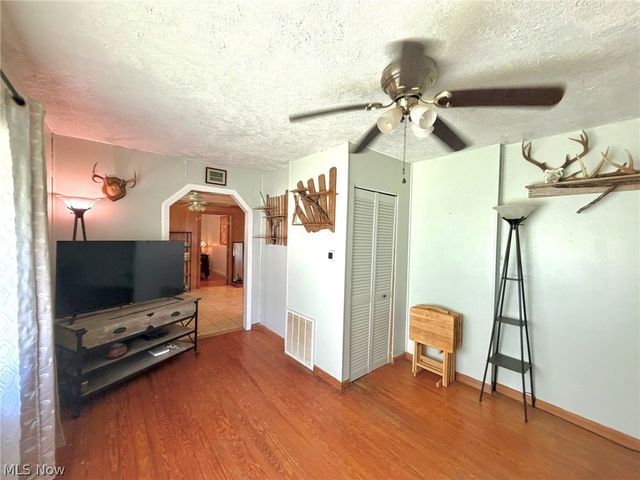 3936 Laurel Creek Road, Waverly, WV 26184