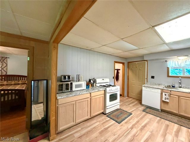 3936 Laurel Creek Road, Waverly, WV 26184