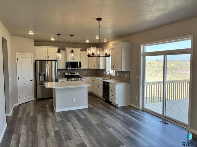2200 E Bergen Cir Circle, Brandon, SD 57005