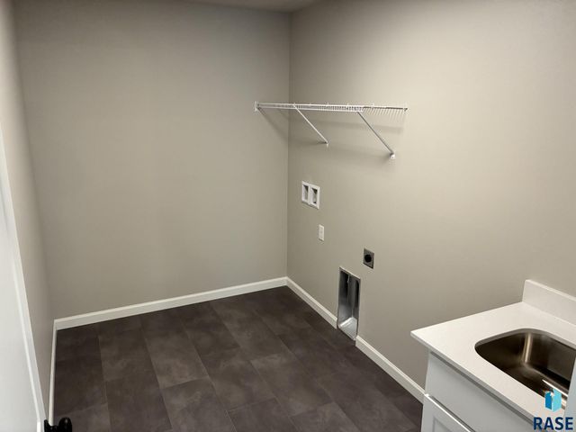 2200 E Bergen Cir Circle, Brandon, SD 57005