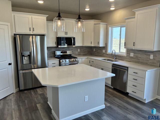 2200 E Bergen Cir Circle, Brandon, SD 57005