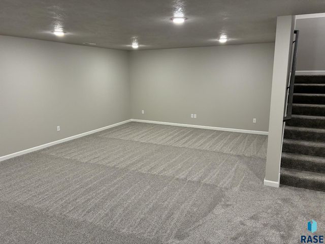 2200 E Bergen Cir Circle, Brandon, SD 57005