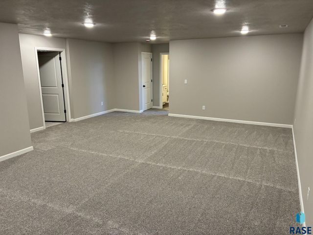 2200 E Bergen Cir Circle, Brandon, SD 57005