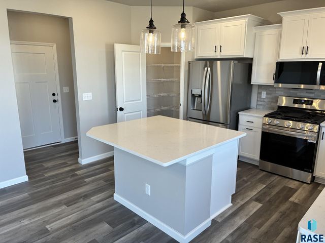 2200 E Bergen Cir Circle, Brandon, SD 57005