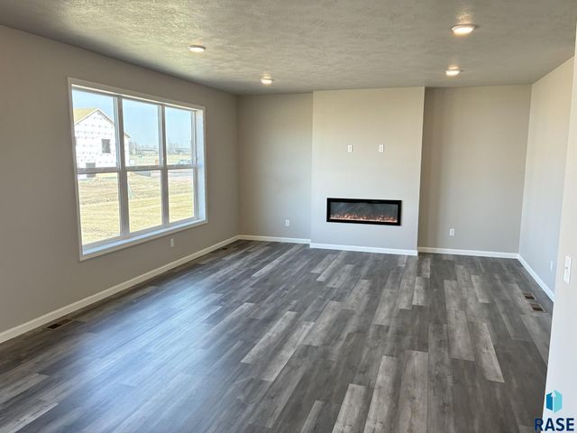 2200 E Bergen Cir Circle, Brandon, SD 57005