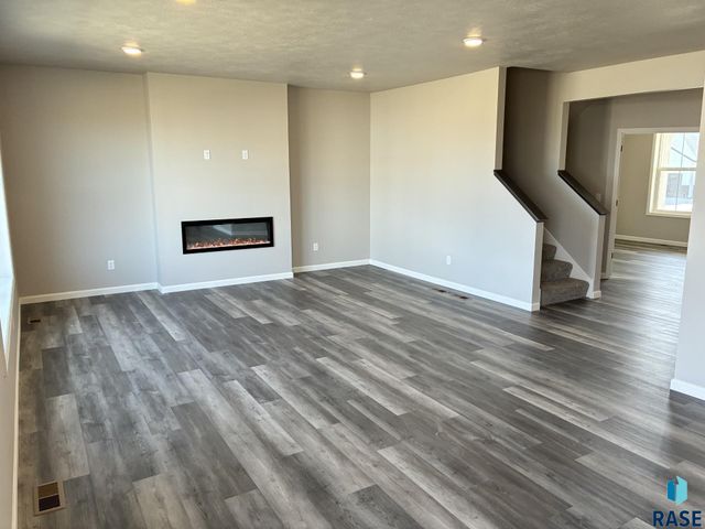 2200 E Bergen Cir Circle, Brandon, SD 57005