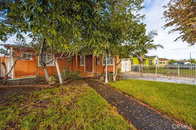 10933 Sampson Avenue, Lynwood, CA 90262