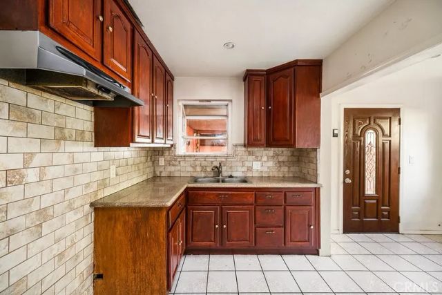 10933 Sampson Avenue, Lynwood, CA 90262