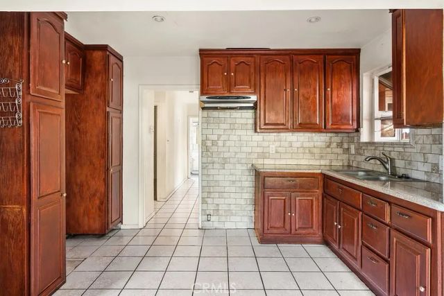 10933 Sampson Avenue, Lynwood, CA 90262