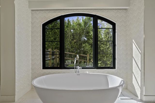 5516 LA CRESCENTA, Rancho Santa Fe, CA 92067