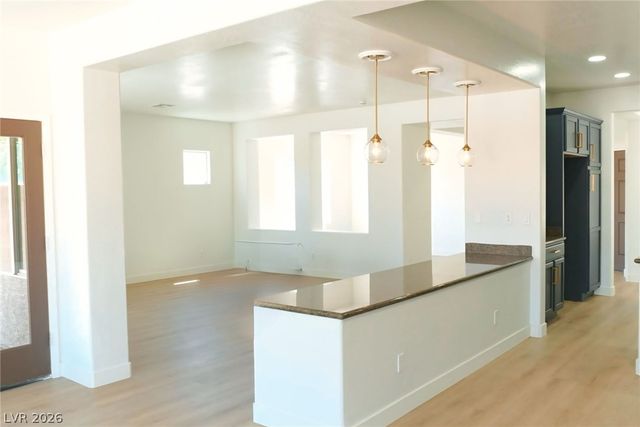 5728 Flying Birdie Avenue, Las Vegas, NV 89122