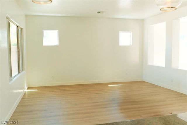 5728 Flying Birdie Avenue, Las Vegas, NV 89122