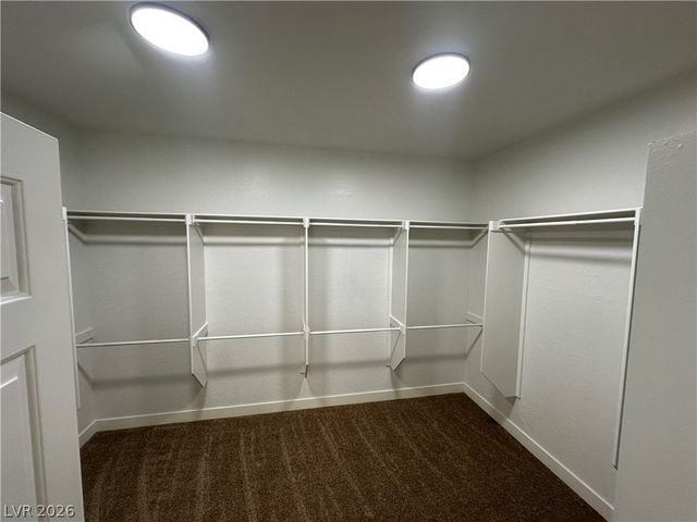 5728 Flying Birdie Avenue, Las Vegas, NV 89122