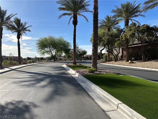 5728 Flying Birdie Avenue, Las Vegas, NV 89122